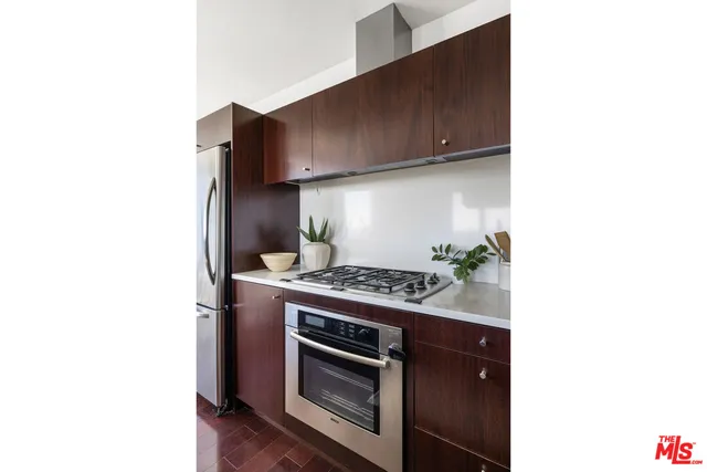 $749,000 | 1155 South Grand Avenue, Unit 1204, Los Angeles, CA 90015