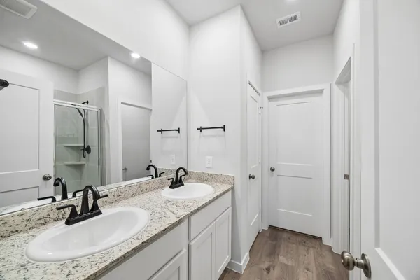 $2,600 | 772 Westpointe Drive, Dayton, TX 77535