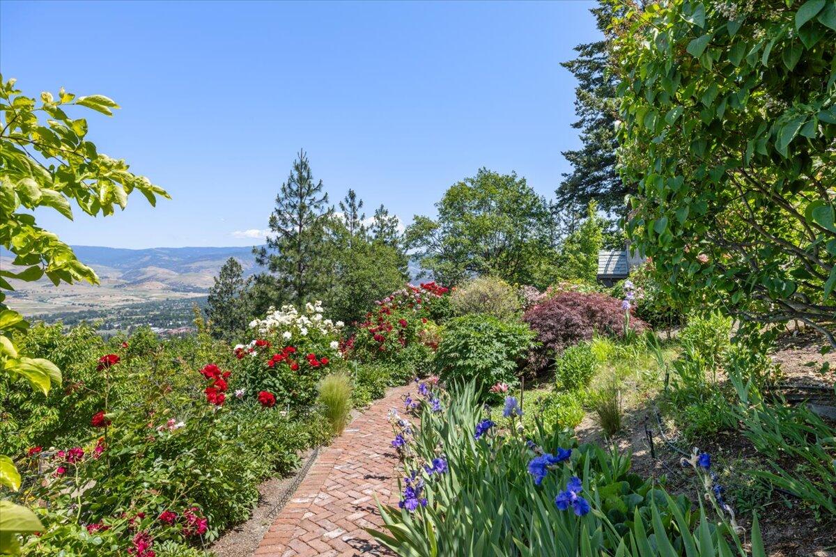 500 Ashland Loop Road Ashland, OR 97520 - Photo 8 of 67 8