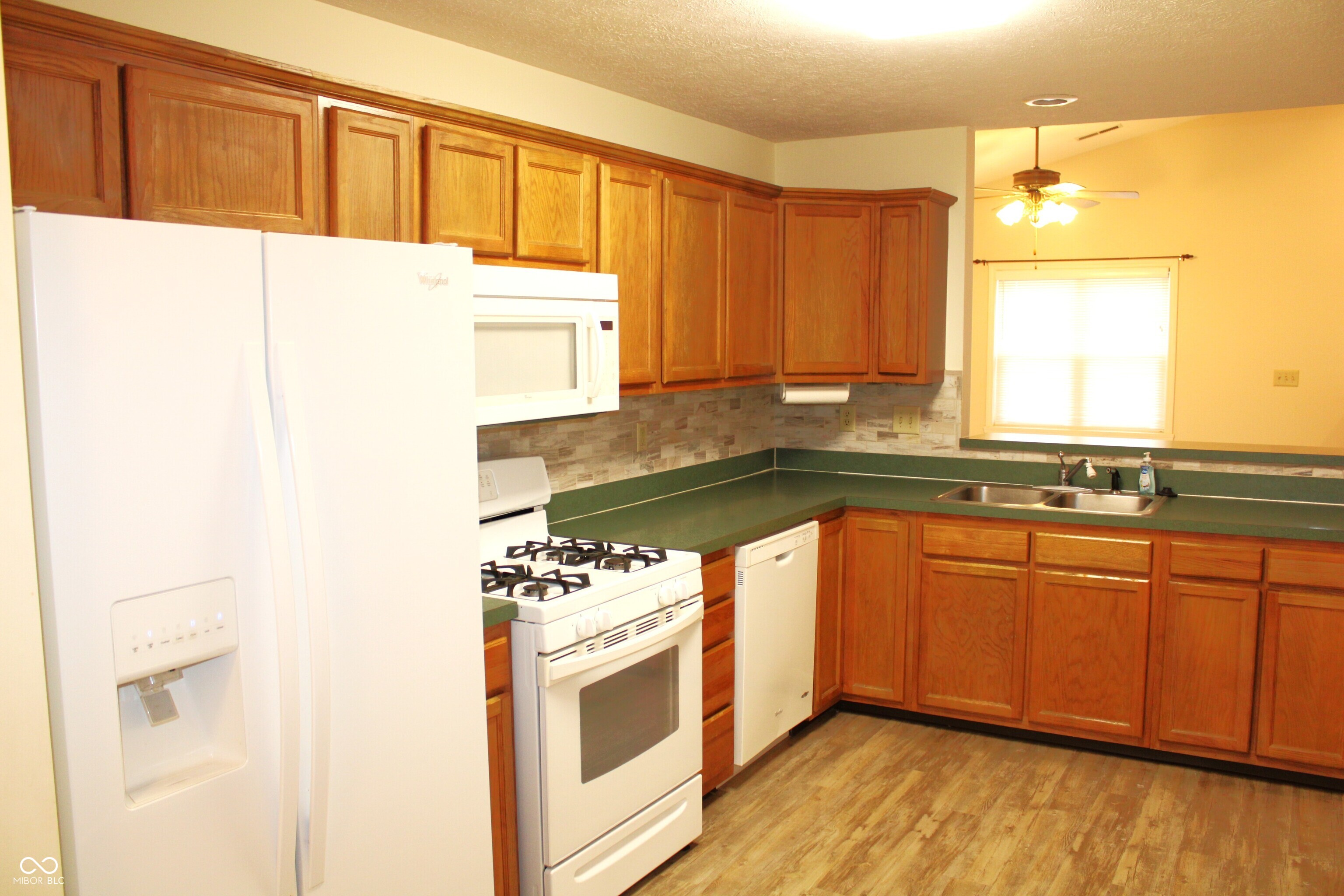 8034 Crystal Court Avon, IN 46123 - Photo 4 of 21