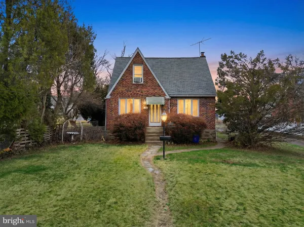 $450,000 | 4345 Aubrey Avenue, Philadelphia, PA 19114