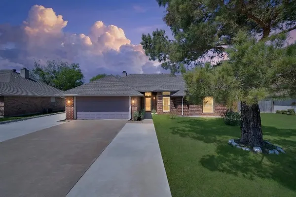 $299,999 | 426 Old Annetta Road, Aledo, TX 76008