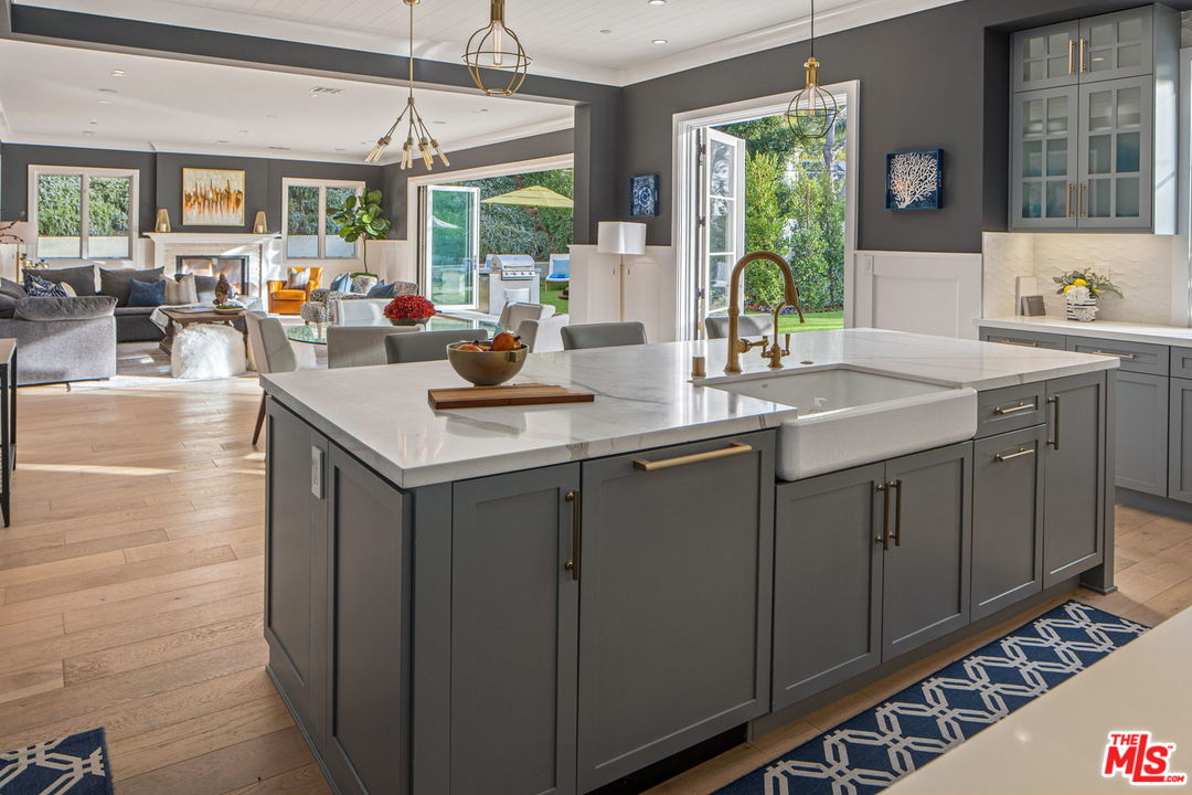 868 North Norman Place Los Angeles, CA 90049 - Photo 12 of 25 Gallery Image 12