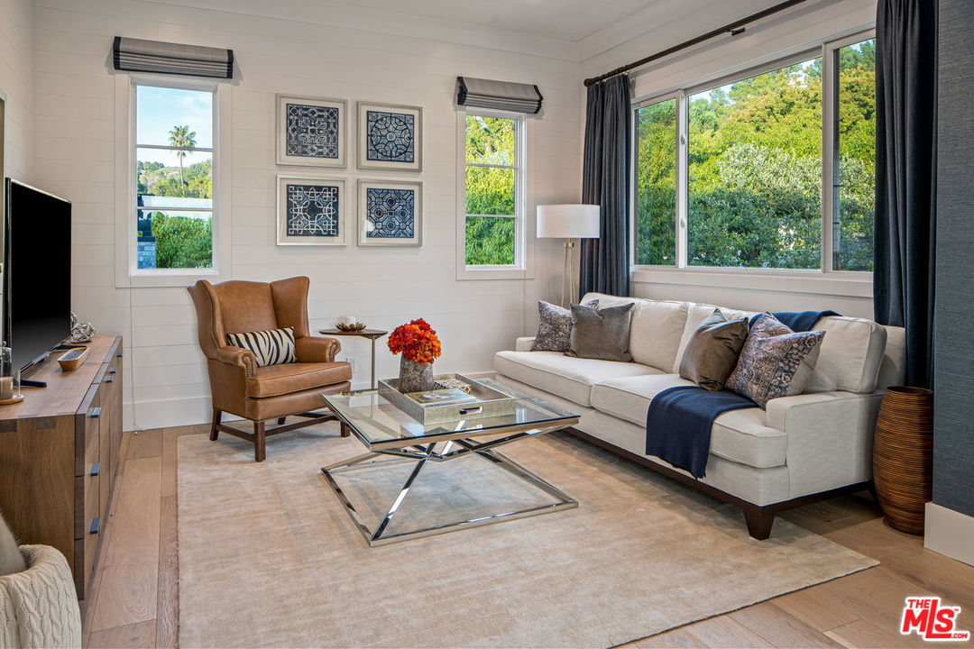 868 North Norman Place Los Angeles, CA 90049 - Photo 18 of 25 Gallery Image 18