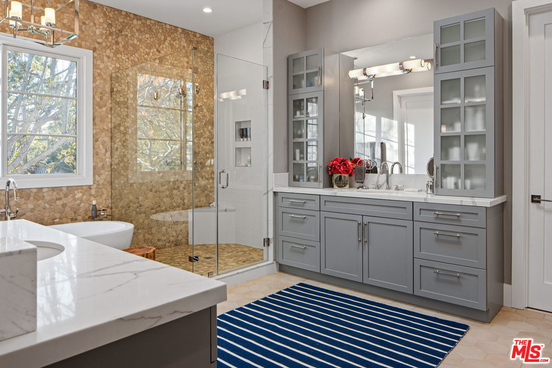 868 North Norman Place Los Angeles, CA 90049 - Photo 19 of 25 Gallery Image 19