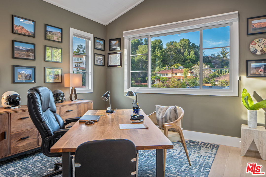 868 North Norman Place Los Angeles, CA 90049 - Photo 21 of 25 Gallery Image 21