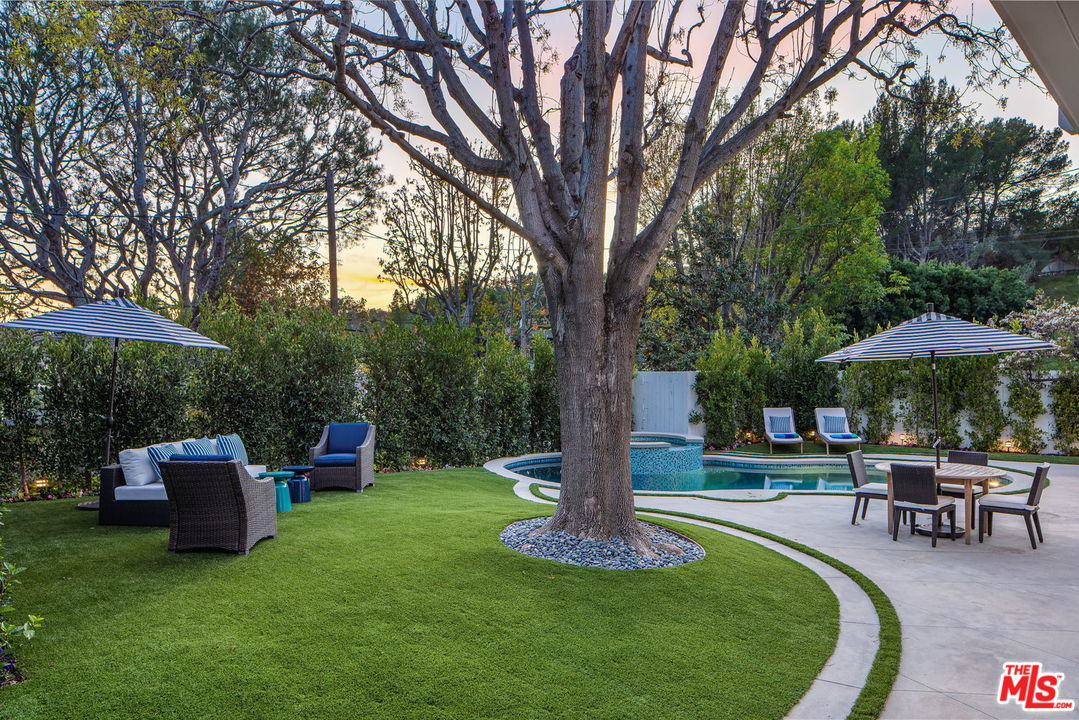 868 North Norman Place Los Angeles, CA 90049 - Photo 23 of 25 Gallery Image 23