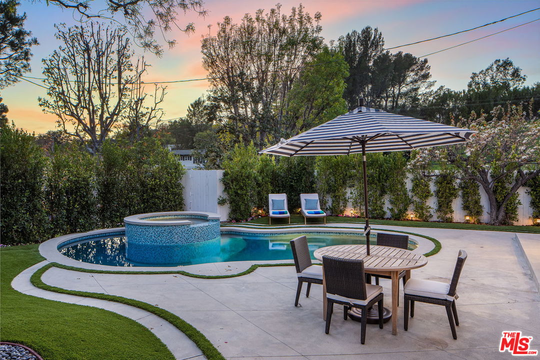 868 North Norman Place Los Angeles, CA 90049 - Photo 24 of 25 Gallery Image 24