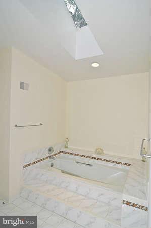 9909 Bluegrass Road Potomac, MD 20854 - Photo 9 of 11 Master Bathroom - Main Level