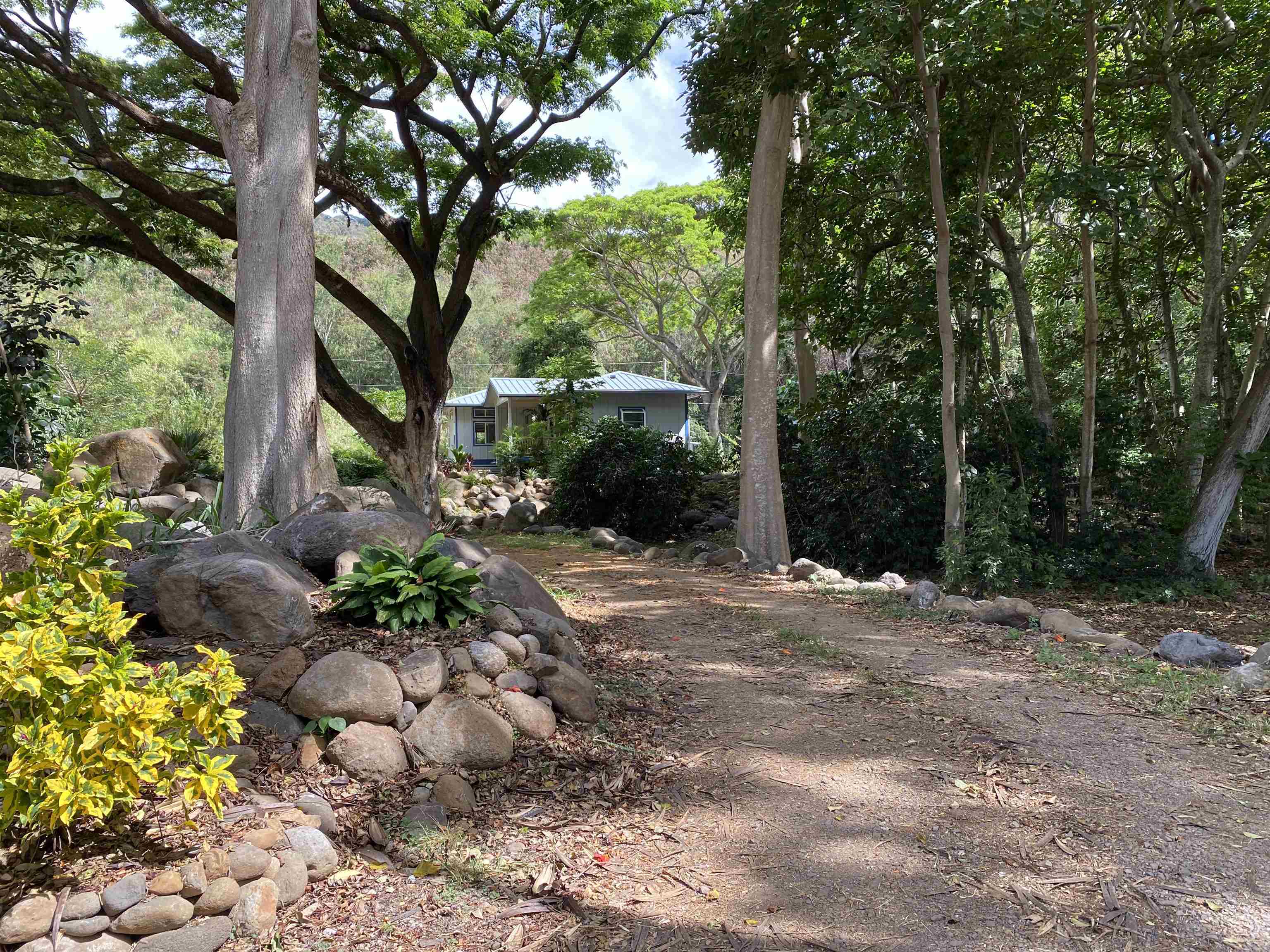 2559 Mokuhau Road Wailuku, HI 96793 - Photo 2 of 16