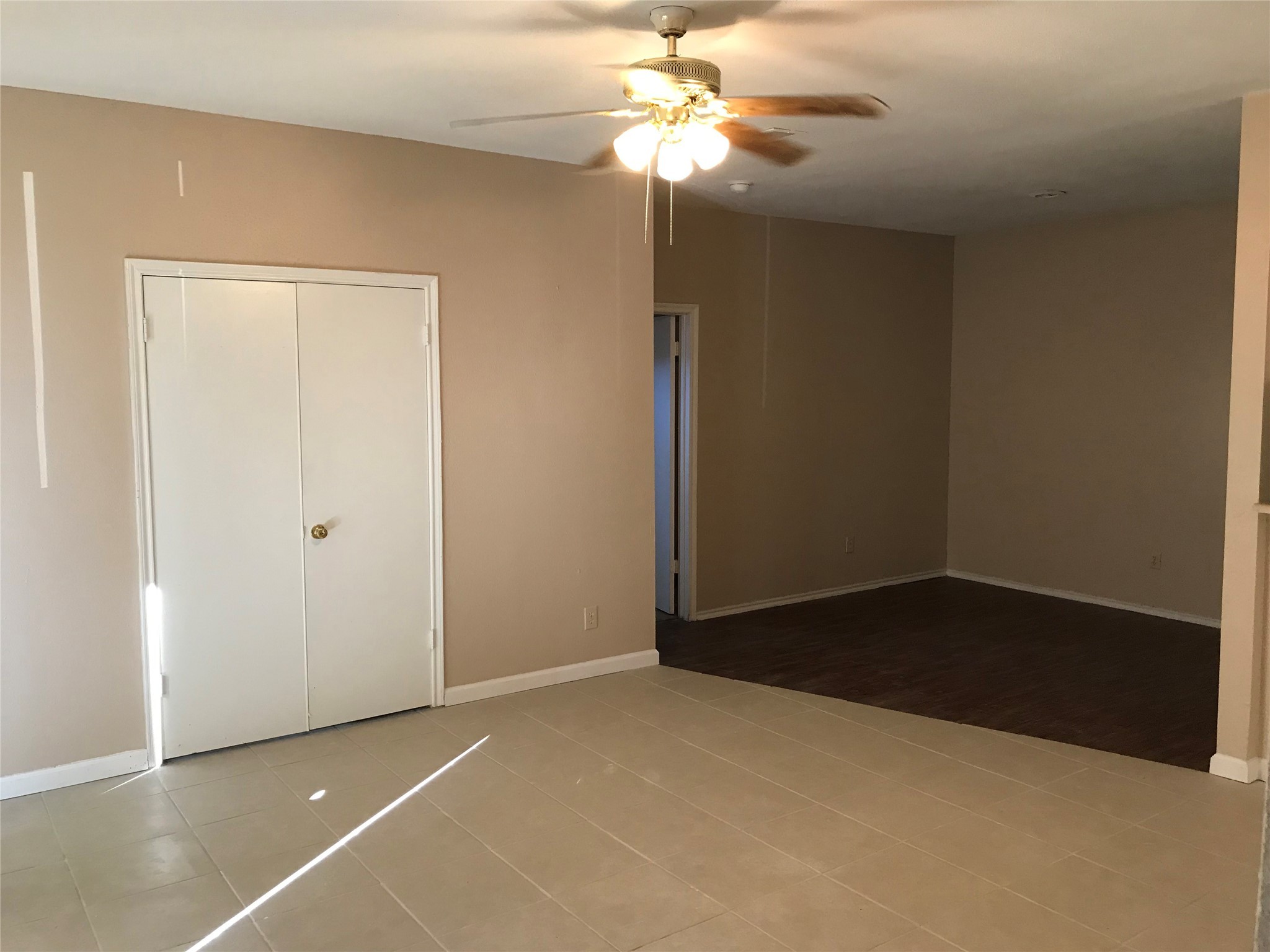 14550 Fonmeadow Drive, Unit 801 Houston, TX 77035 - Photo 4 of 15