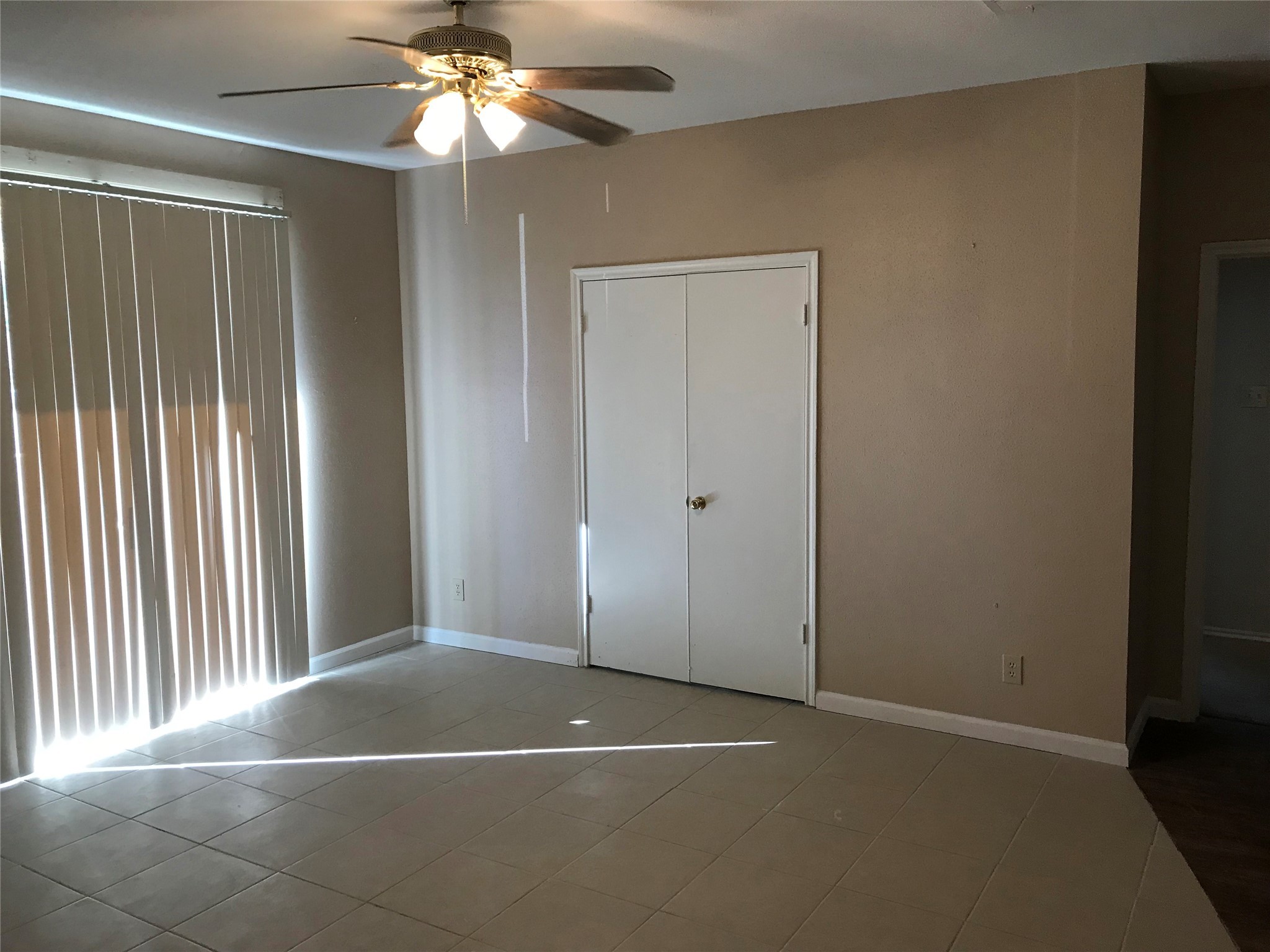 14550 Fonmeadow Drive, Unit 801 Houston, TX 77035 - Photo 5 of 15