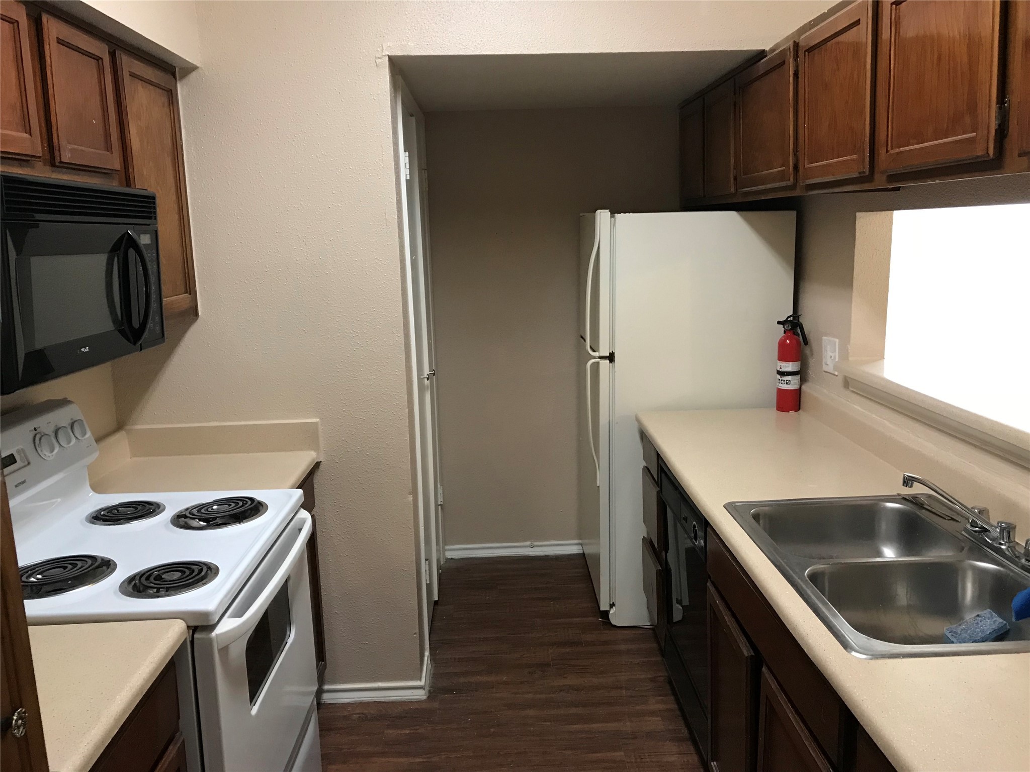 14550 Fonmeadow Drive, Unit 801 Houston, TX 77035 - Photo 6 of 15