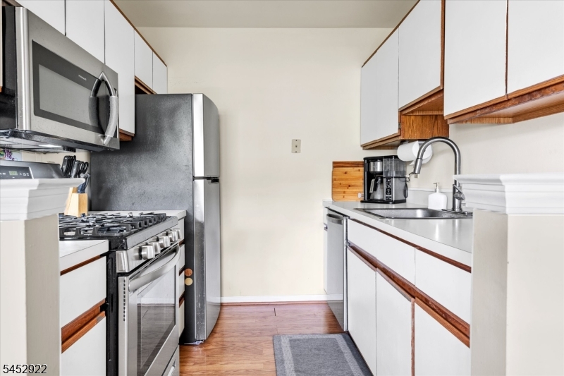 303 Tavistock Road Cherry Hill, NJ 08034 - Photo 8 of 24 Gallery Image 8