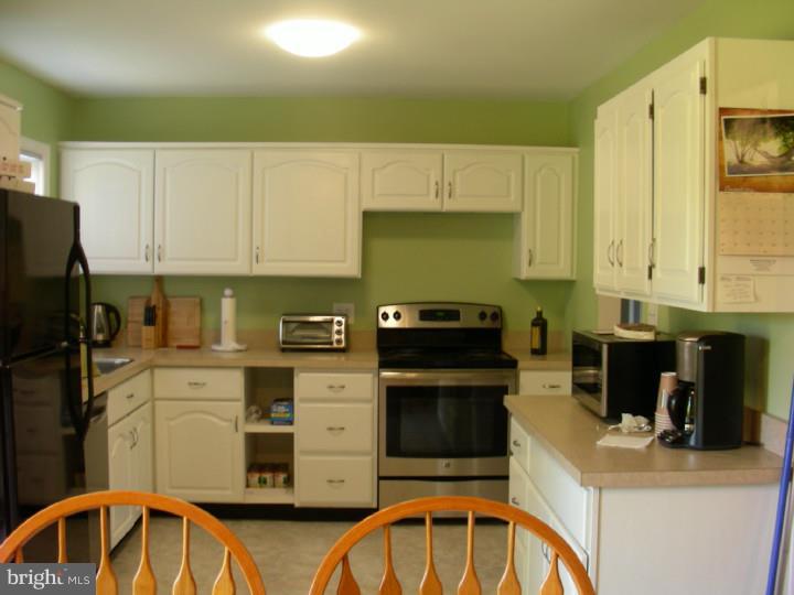 51 Harker Road Chesterfield, NJ 08515 - Photo 8 of 17 Kitchen