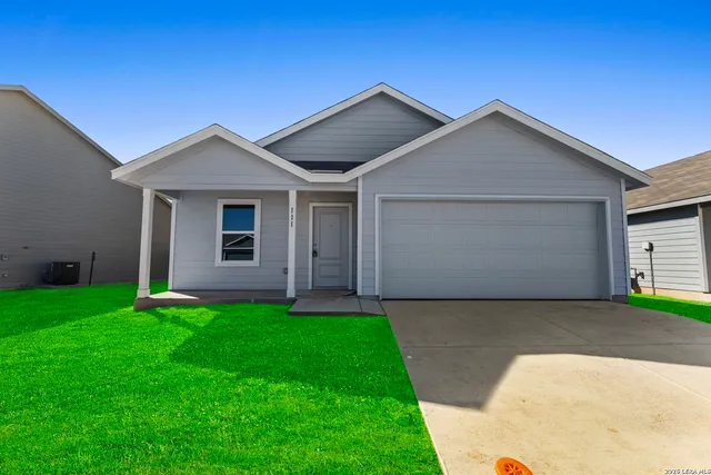 $290,000 | 111 Ellendale Place, Fredericksburg, TX 78624