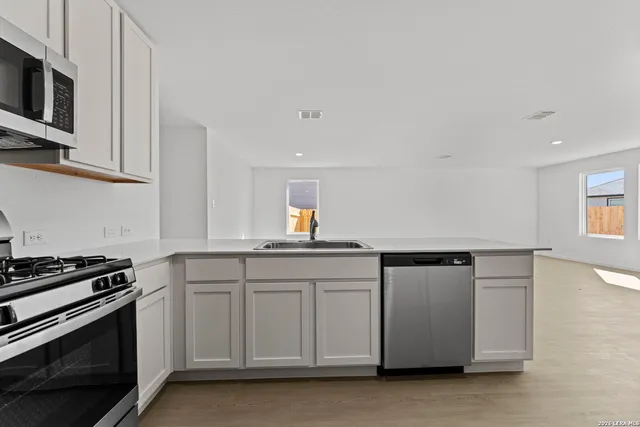 $290,000 | 111 Ellendale Place, Fredericksburg, TX 78624