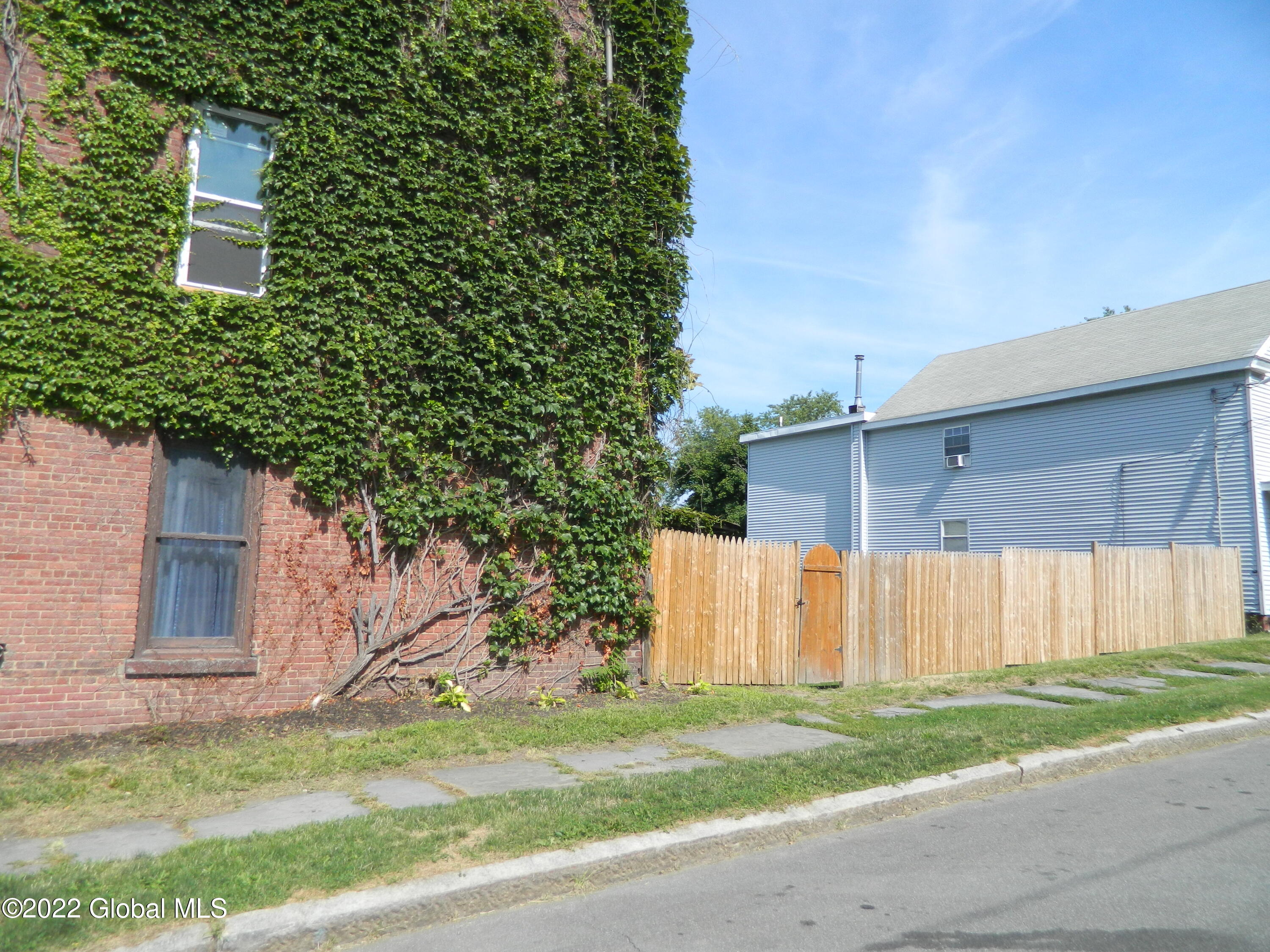 33 Harrison Avenue Rensselaer, NY 12144 - Photo 5 of 52 5