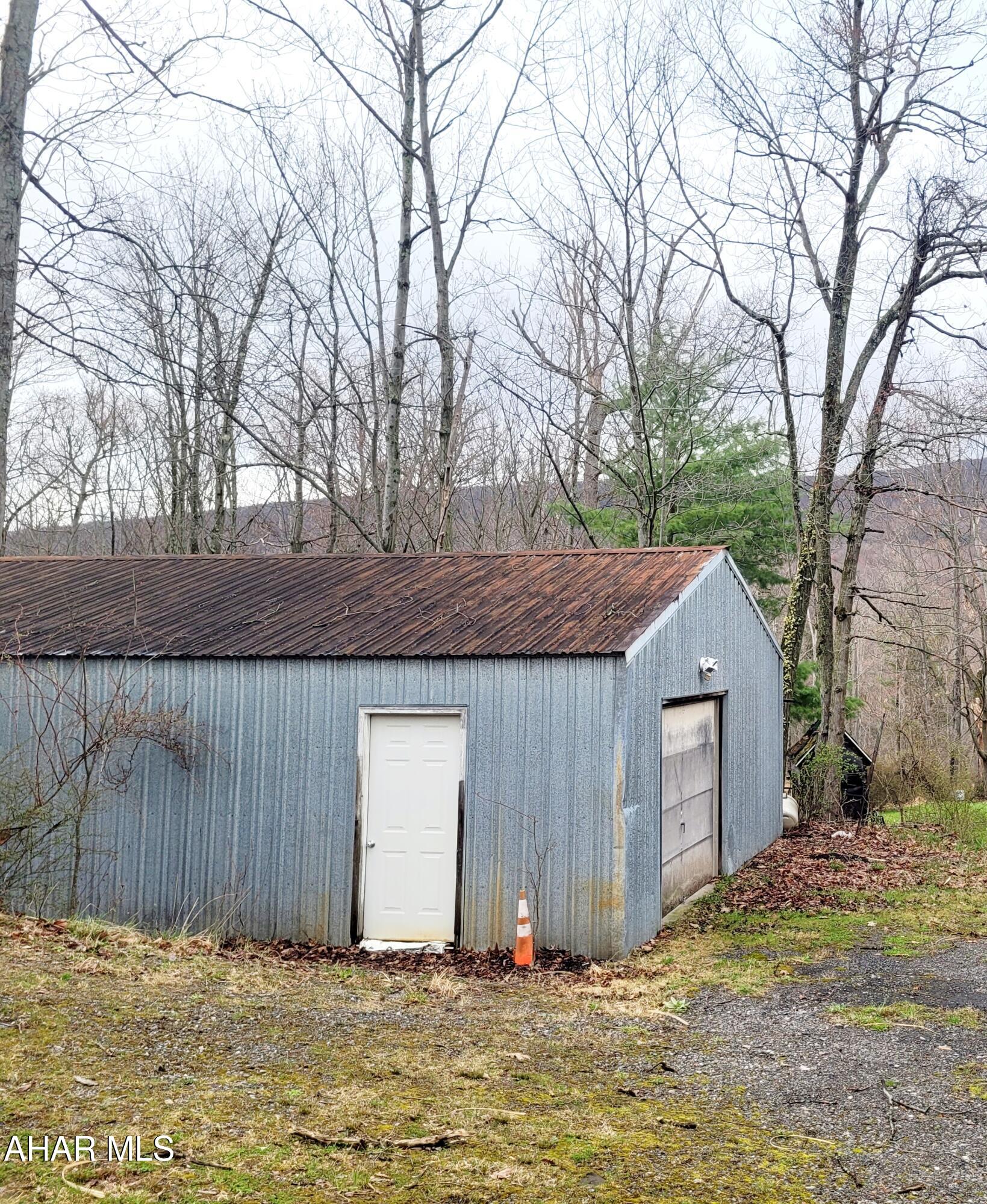 199 Reeds Lane Altoona, PA 16601 - Photo 3 of 25 very large detached garage