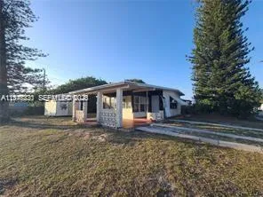 $2,200 | 1511 Northeast 40th Street, Pompano Beach, FL 33064