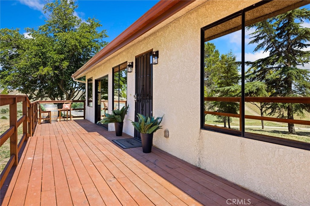 6998 Kingsbury Road Templeton, CA 93465 - Photo 5 of 57 New decks in front