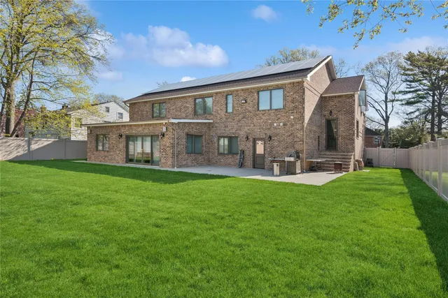 a front view of house with yard