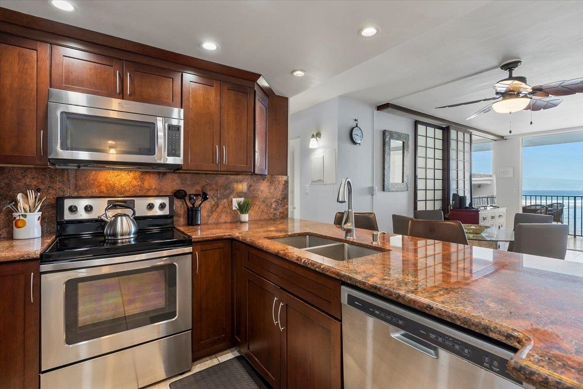 4401 Lower Honoapiilani Road, Unit B502 Lahaina, HI 96761 - Photo 7 of 50 Gallery Image 7