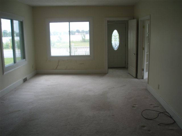 8586 North River Road Marine City, MI 48039 - Photo 8 of 23 31063182-7.JPG