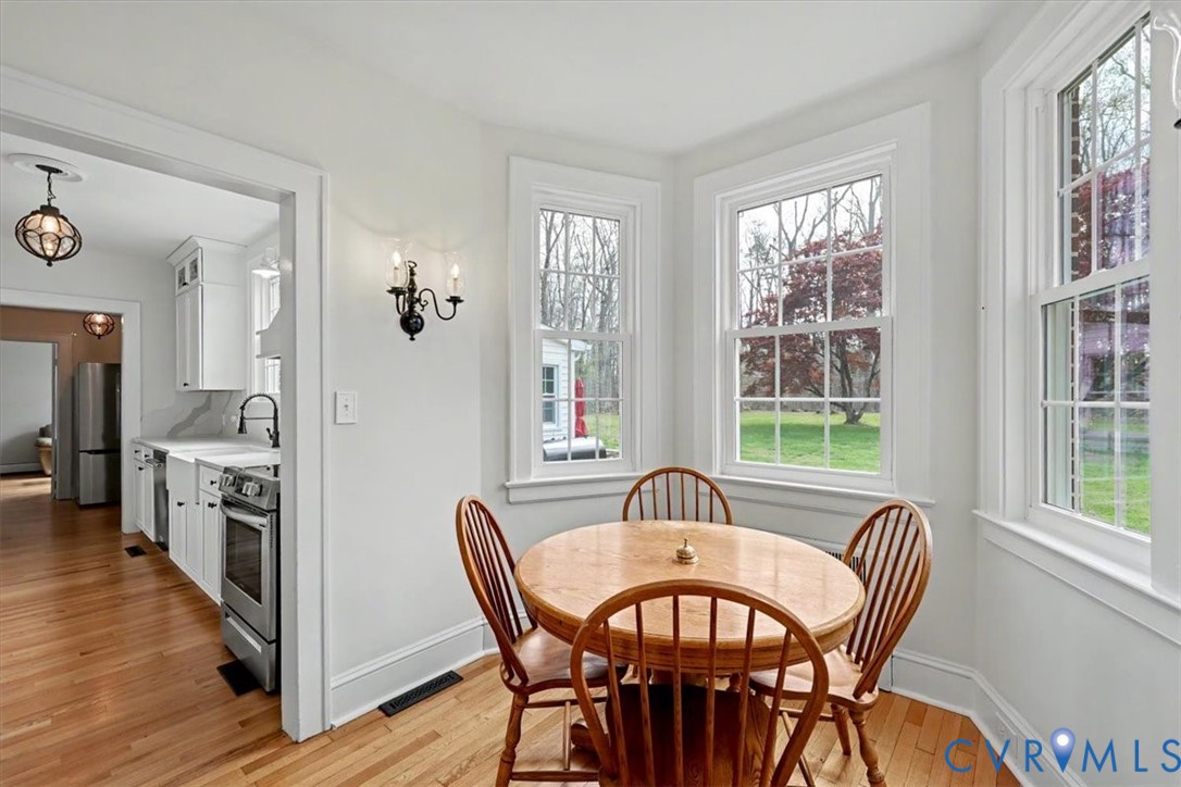 2800 Nottoway Boulevard Victoria, VA 23974 - Photo 22 of 45 Dining area with light wood finished floors and ba