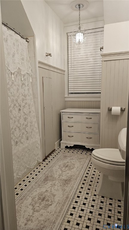 2800 Nottoway Boulevard Victoria, VA 23974 - Photo 34 of 45 Full bath featuring curtained shower, light tile p