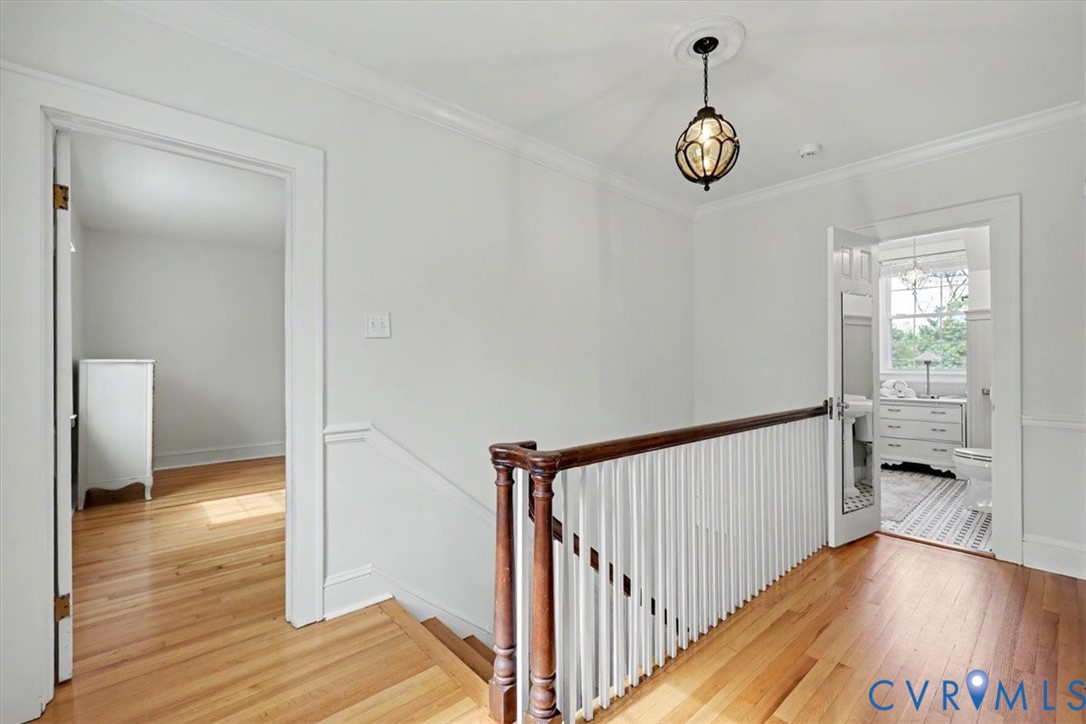2800 Nottoway Boulevard Victoria, VA 23974 - Photo 35 of 45 Hallway featuring an upstairs landing, light wood