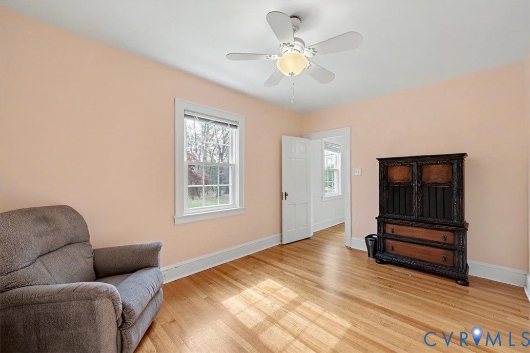 2800 Nottoway Boulevard Victoria, VA 23974 - Photo 37 of 45 Sitting room featuring light wood finished floors