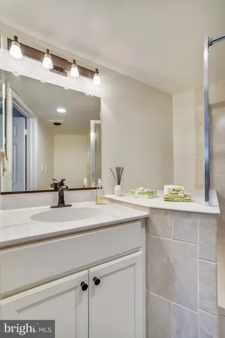 $2,350 | 7317 Eden Brook Drive, Unit H701, Columbia, MD 21046