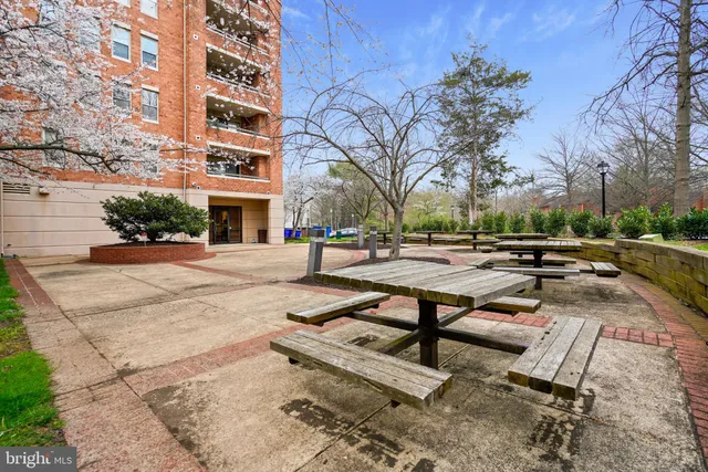 $2,350 | 7317 Eden Brook Drive, Unit H701, Columbia, MD 21046