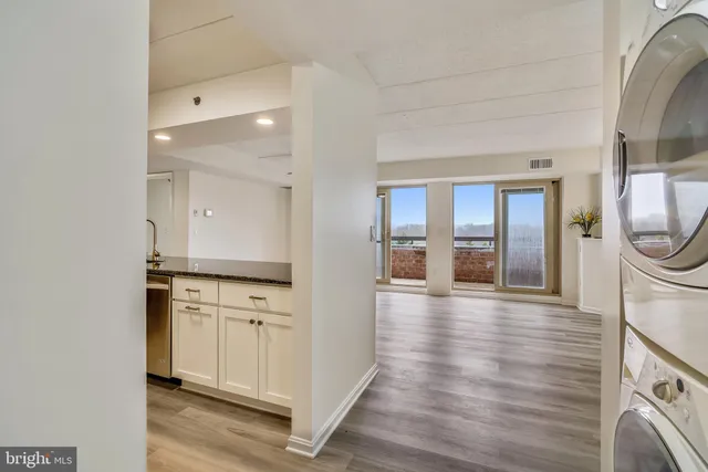 $2,350 | 7317 Eden Brook Drive, Unit H701, Columbia, MD 21046