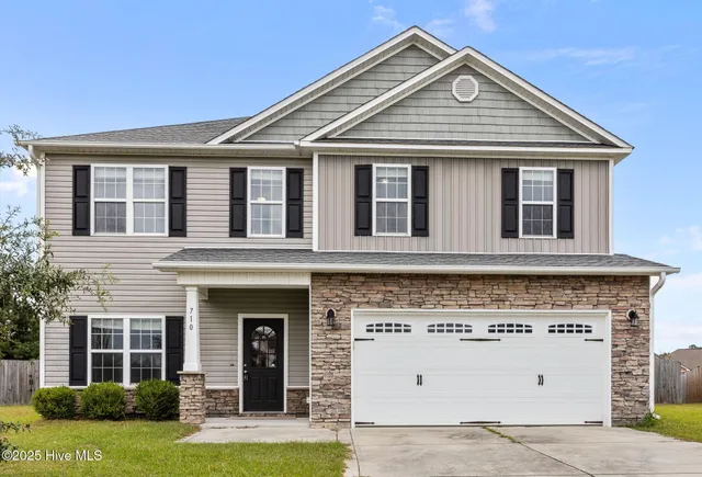 $2,100 | 710 Appling Court, Jacksonville, NC 28546