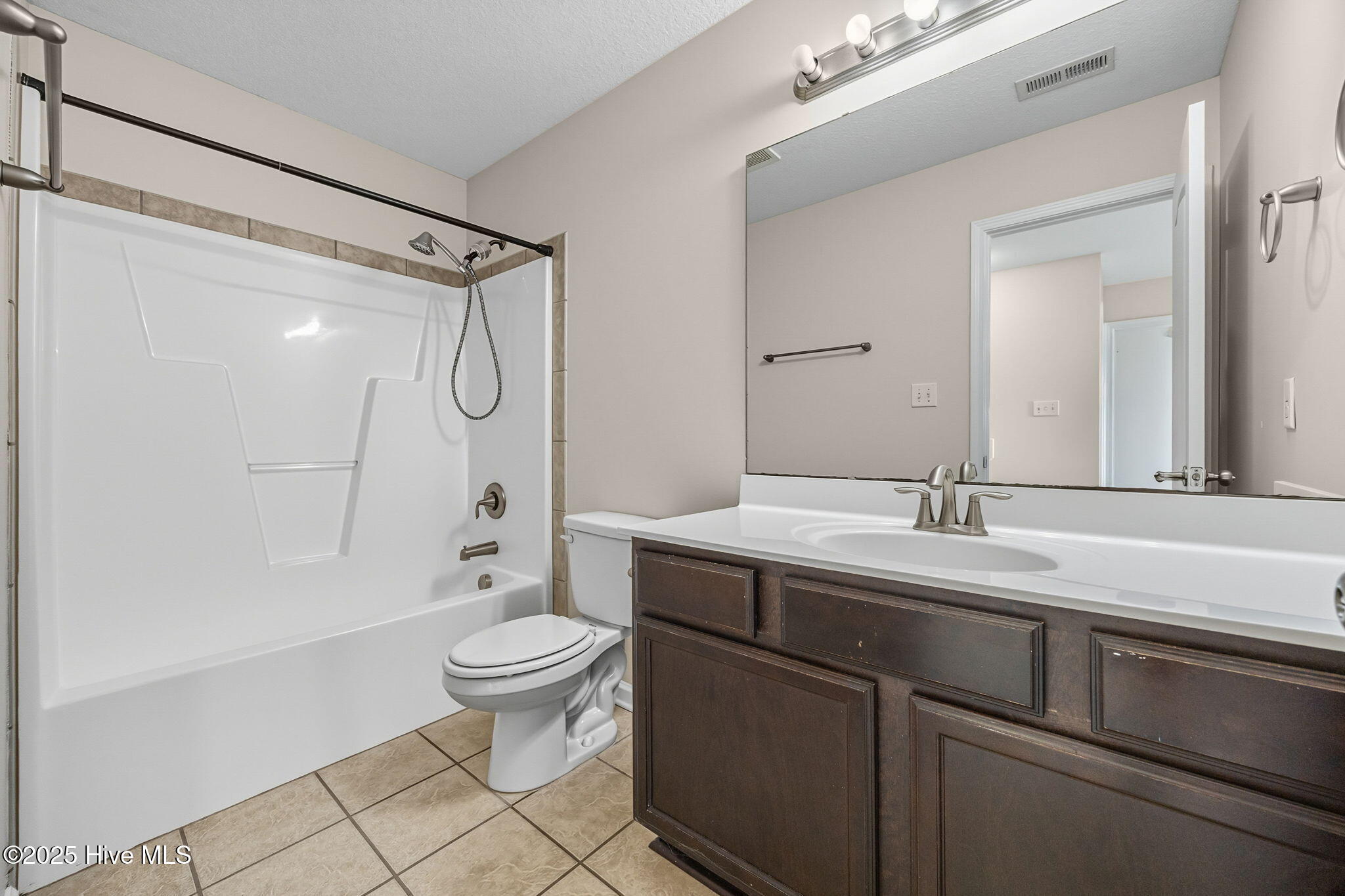 710 Appling Court Jacksonville, NC 28546 - Photo 22 of 33 33-web-or-mls-710 Appling Ct. 87