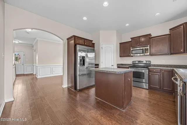 $2,100 | 710 Appling Court, Jacksonville, NC 28546