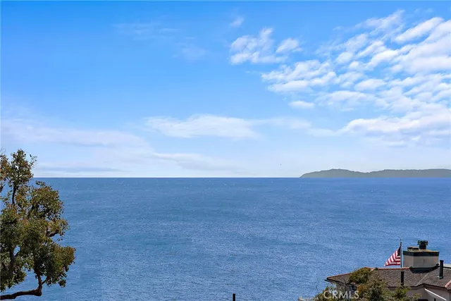 $4,200 | 2175 South Coast Highway, Unit 16, Laguna Beach, CA 92651