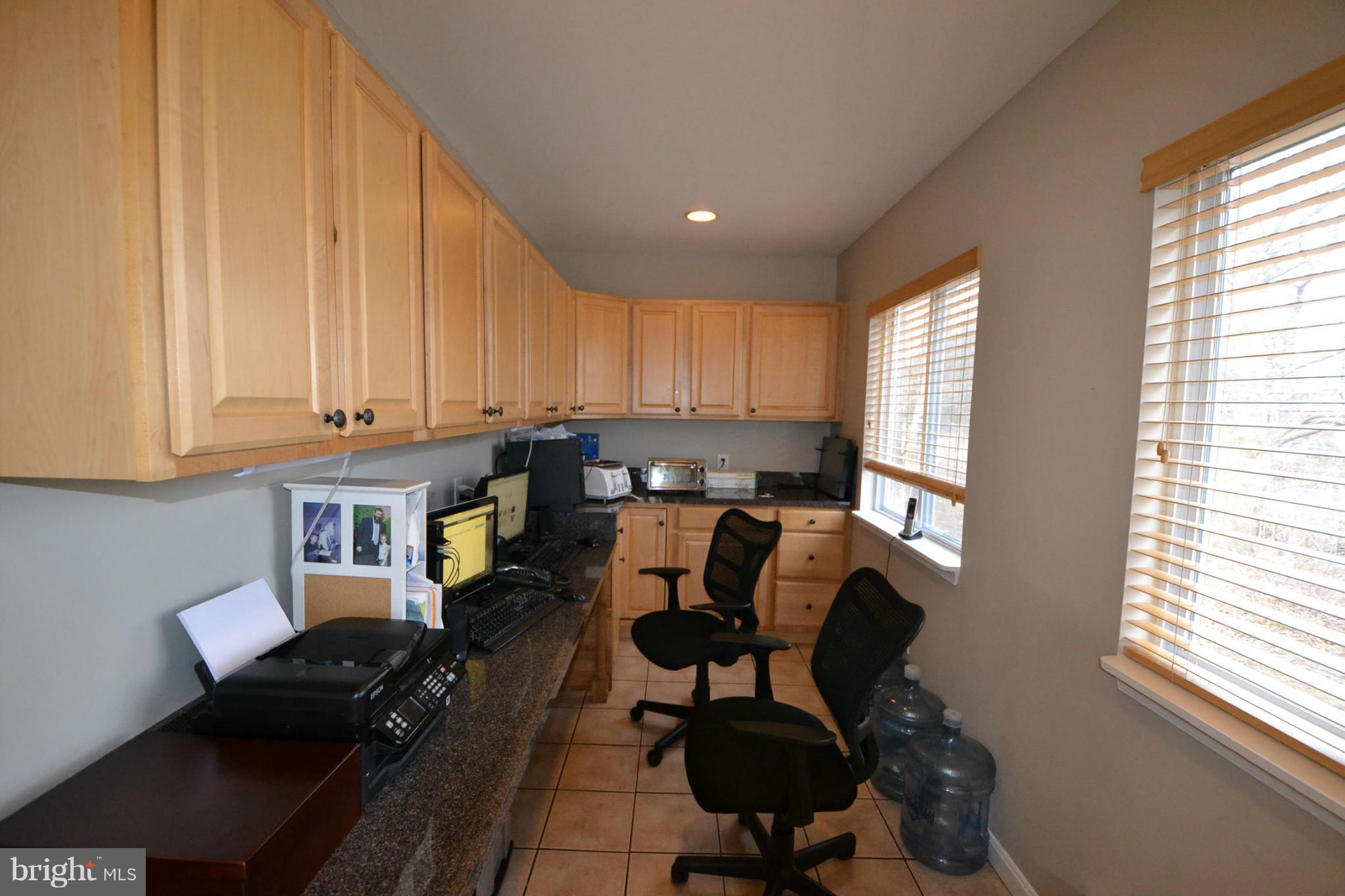 6609 Pimlico Road Baltimore, MD 21209 - Photo 8 of 20 Study