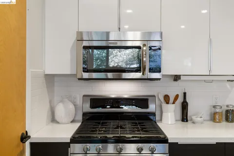 $998,000 | 2010 Ninth Street, Berkeley, CA 94710