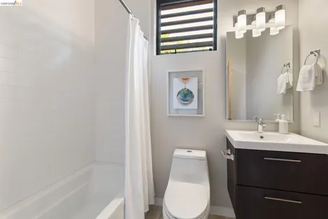 $998,000 | 2010 Ninth Street, Berkeley, CA 94710