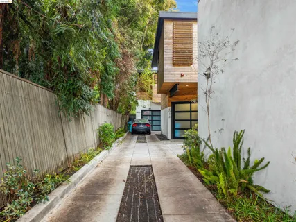 $998,000 | 2010 Ninth Street, Berkeley, CA 94710