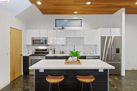 $998,000 | 2010 Ninth Street, Berkeley, CA 94710