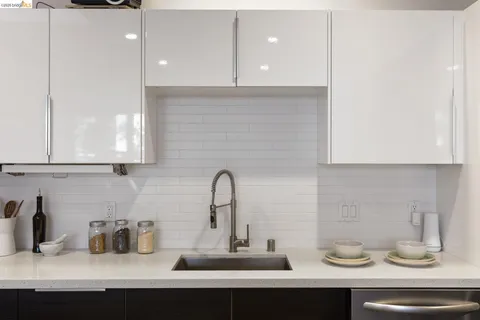 $998,000 | 2010 Ninth Street, Berkeley, CA 94710