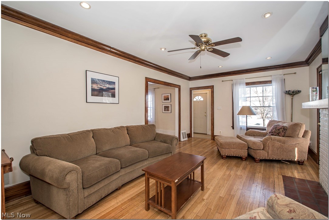 3174 Corydon Road Cleveland, OH 44118 - Photo 9 of 35