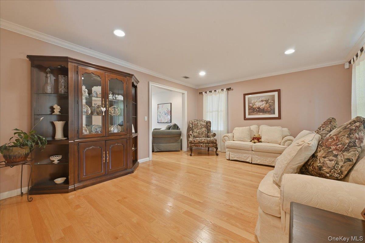 32 Scenic Hills Drive Ridge, NY 11961 - Photo 16 of 39