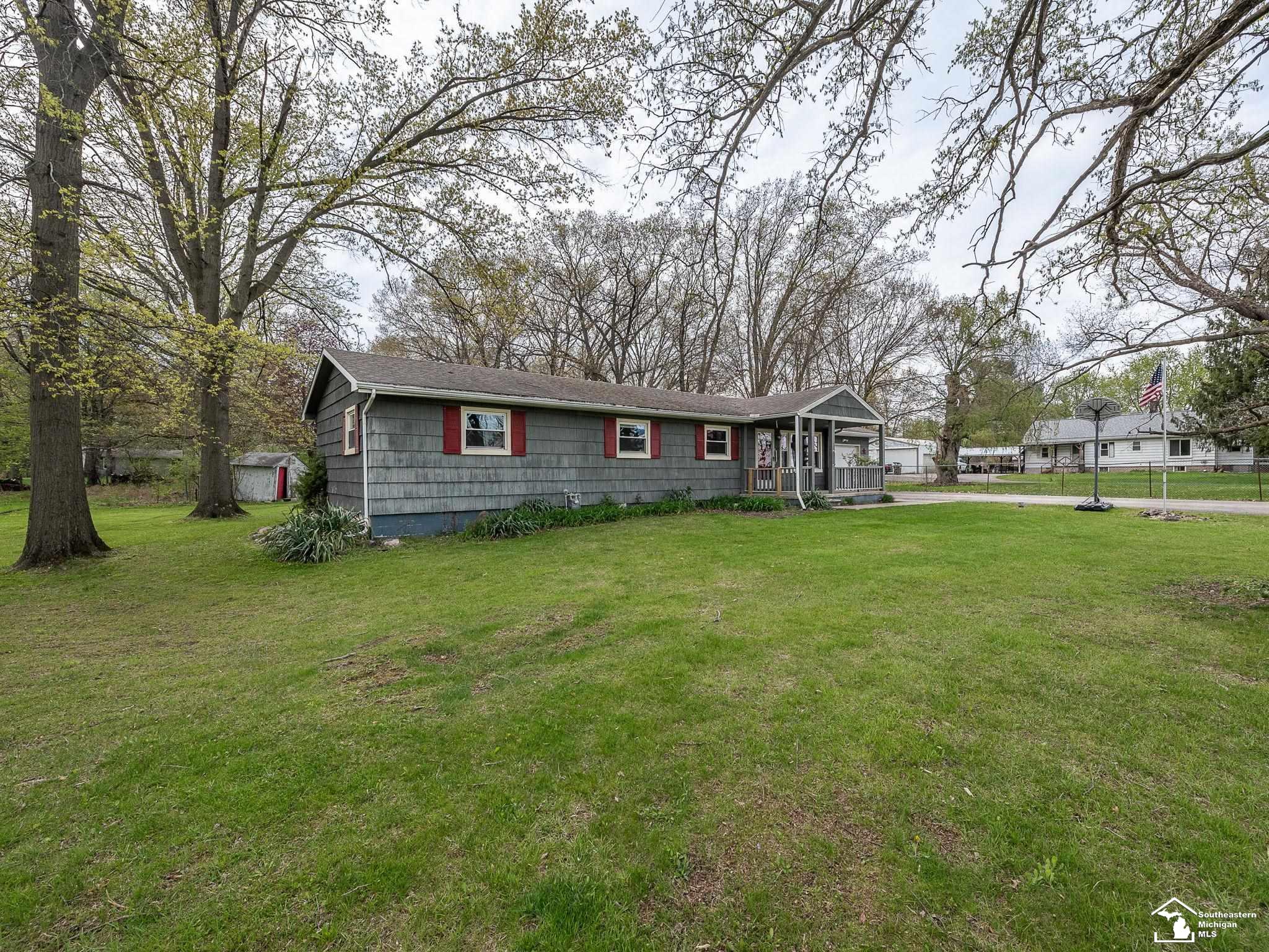 9667 Exeter Road Carleton, MI 48117 - Photo 1 of 28