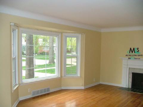 1976 Littlestone Road Grosse Pointe, MI 48236 - Photo 4 of 9 729608-3.JPG