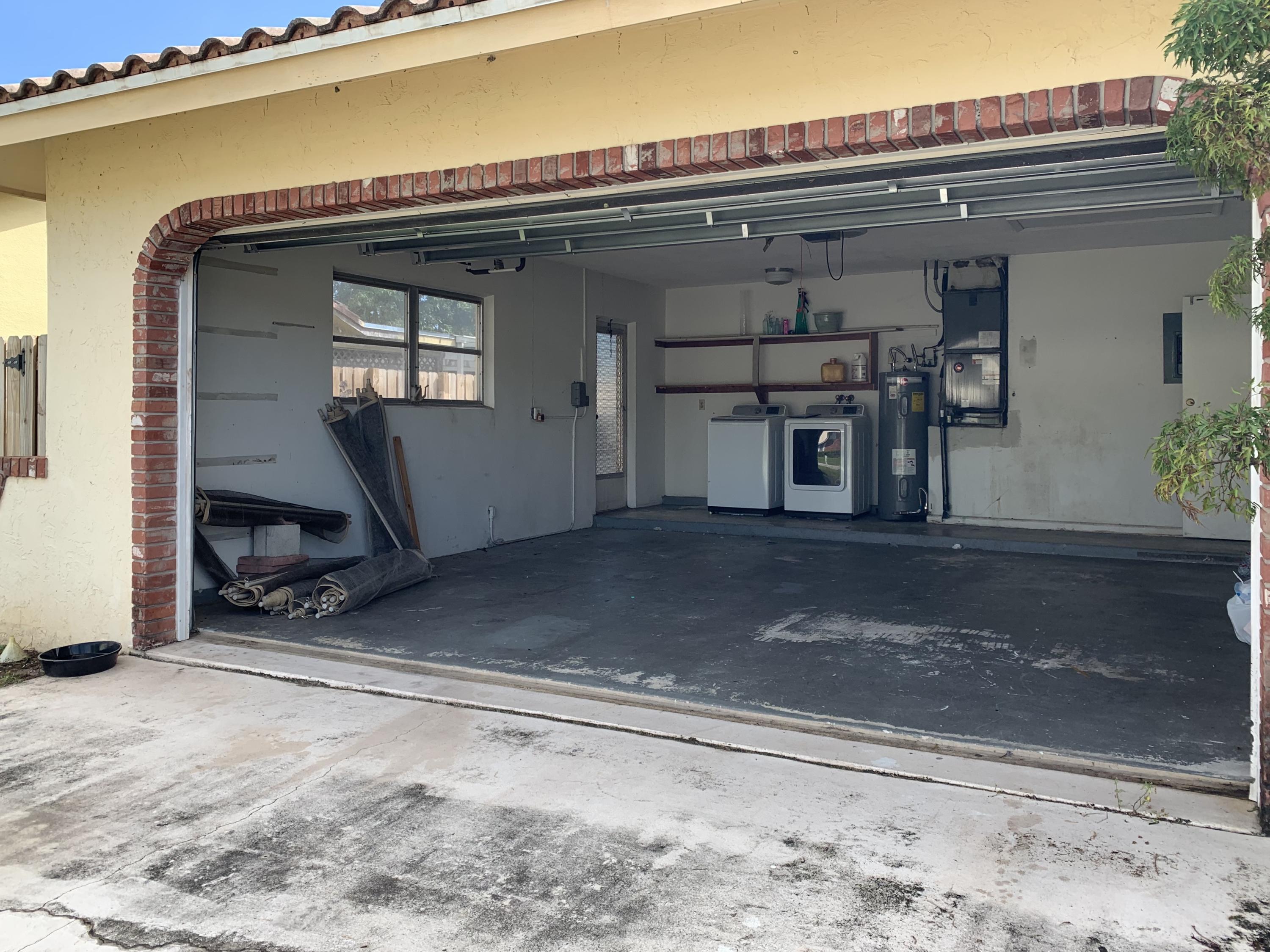 22138 East Soliel Circle Boca Raton, FL 33433 - Photo 18 of 21 Soliel Garage 3